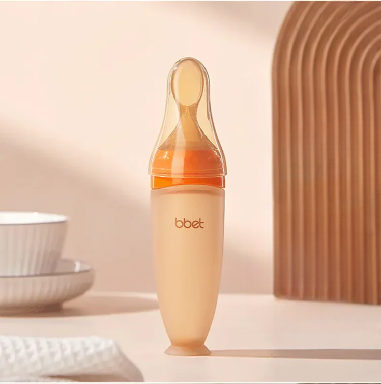 Squeeze Feeding Bottle for Easy Baby Meals | REBORN WONDERS